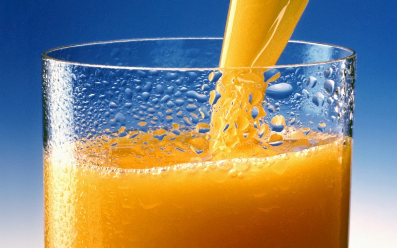 1200px-Orange_juice_1.jpg