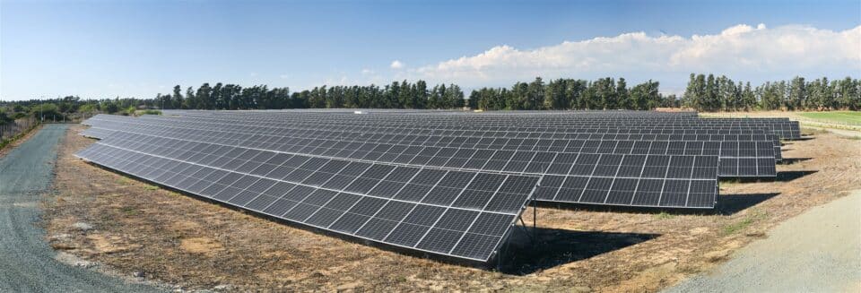231019-EAC-SolarParkAkrotiri-EQ7A9632_websize-1-960x327.jpg