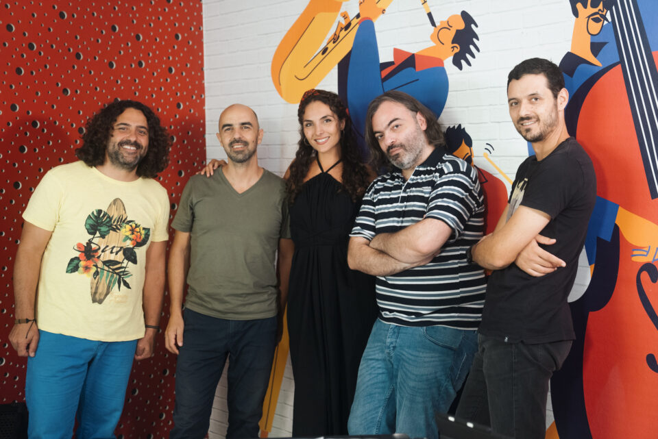 25.7-Wanderlust-band-300dpi-Andria-1-960x641.jpg