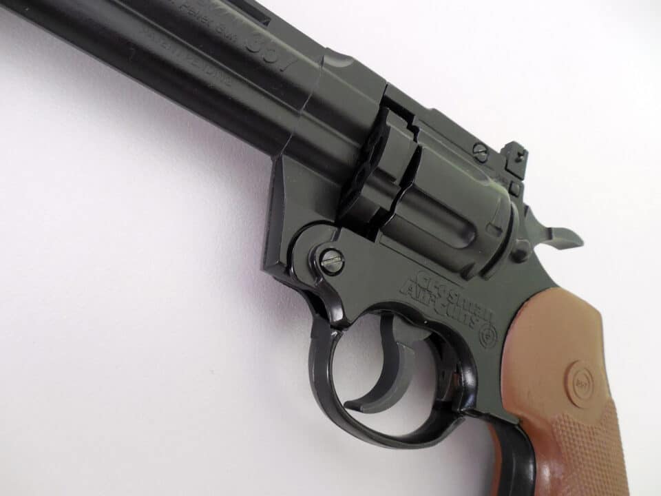 air-pistol-800631_1280-960x720.jpg