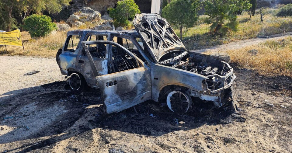 Car-arson-Paphos-960x503.jpg