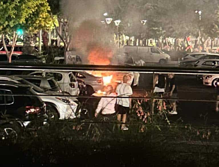 Car-on-fire-at-Molos-parking-area.jpeg