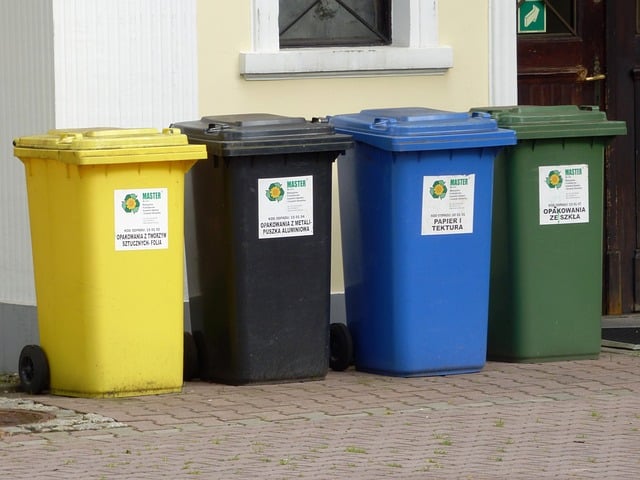 containers-377030_640.jpg