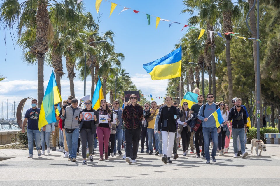 feature-bejay-A-demonstration-in-Limassol-against-Russias-invasion-of-Ukraine-on-Friday-960x641.jpg