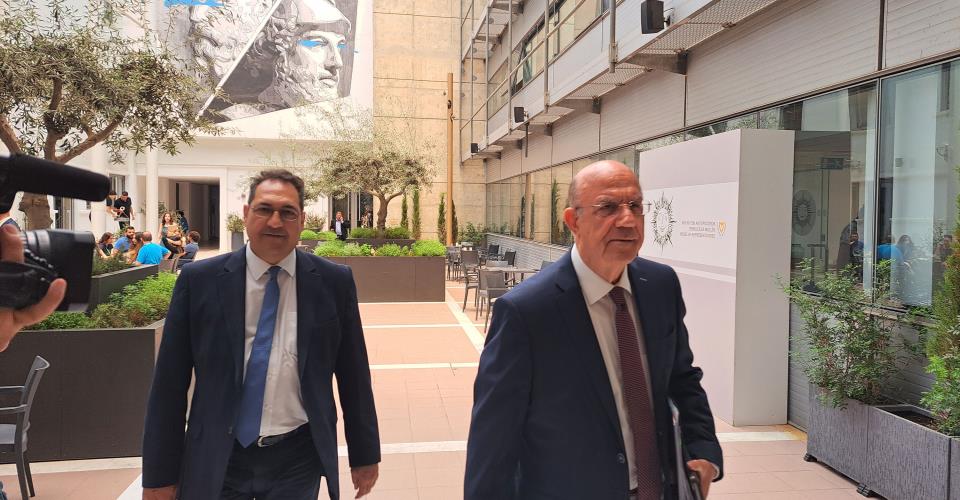 finance-minister-keravnos.jpg