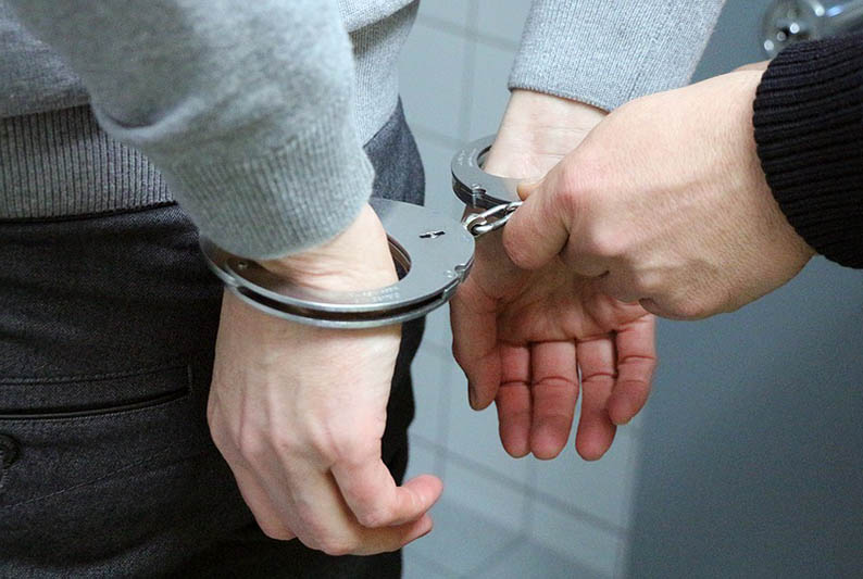 handcuffs-04.jpg