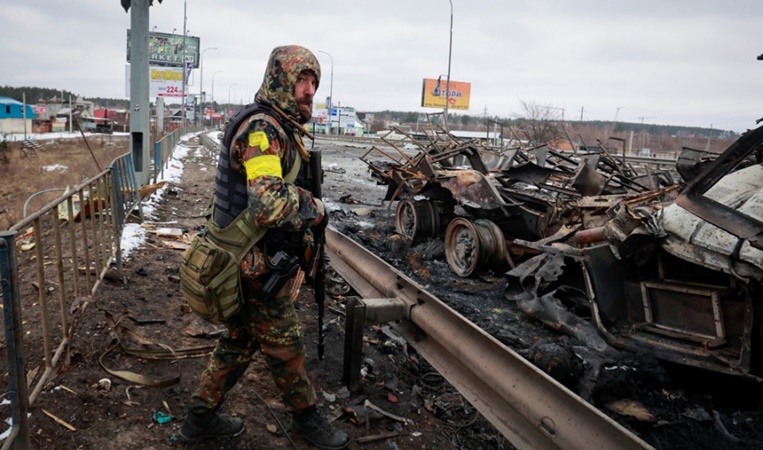 kiev-russian-vehicles-ukraine2-ap-1.jpg