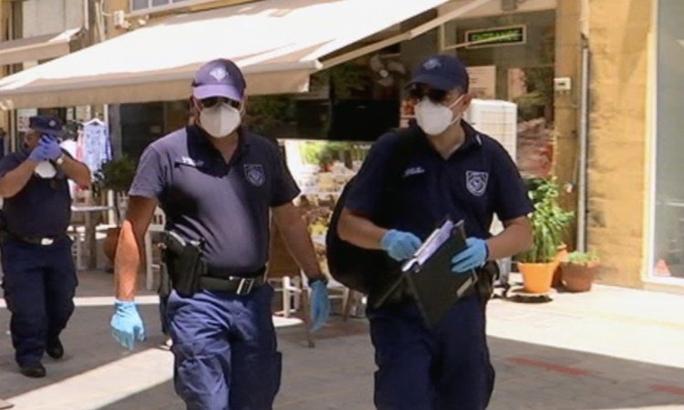 koronoios-astinomiakiproselegxois.jpg