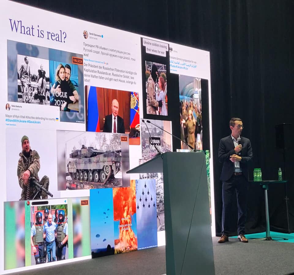 media-conference-960x896.jpg