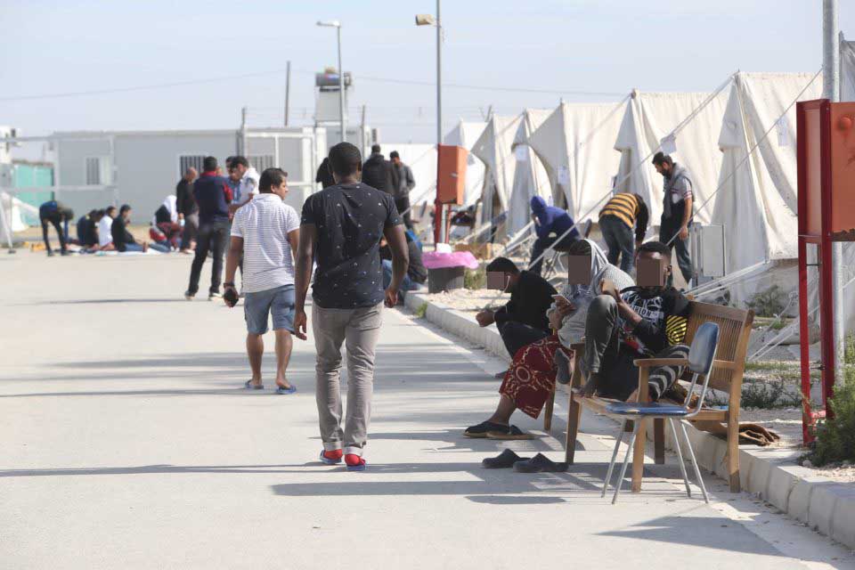 migrants-05-960x640-1.jpg