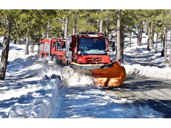 new-fire-trucks-snow.jpg