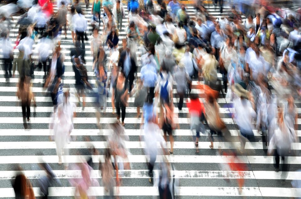 pedestrians-400811_1280-960x636.jpg