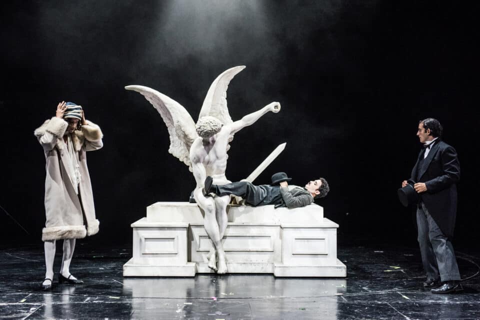 publicity-shot-of-city-lights-production-in-Greece-from-national-theatre-of-Greece-960x640.jpg