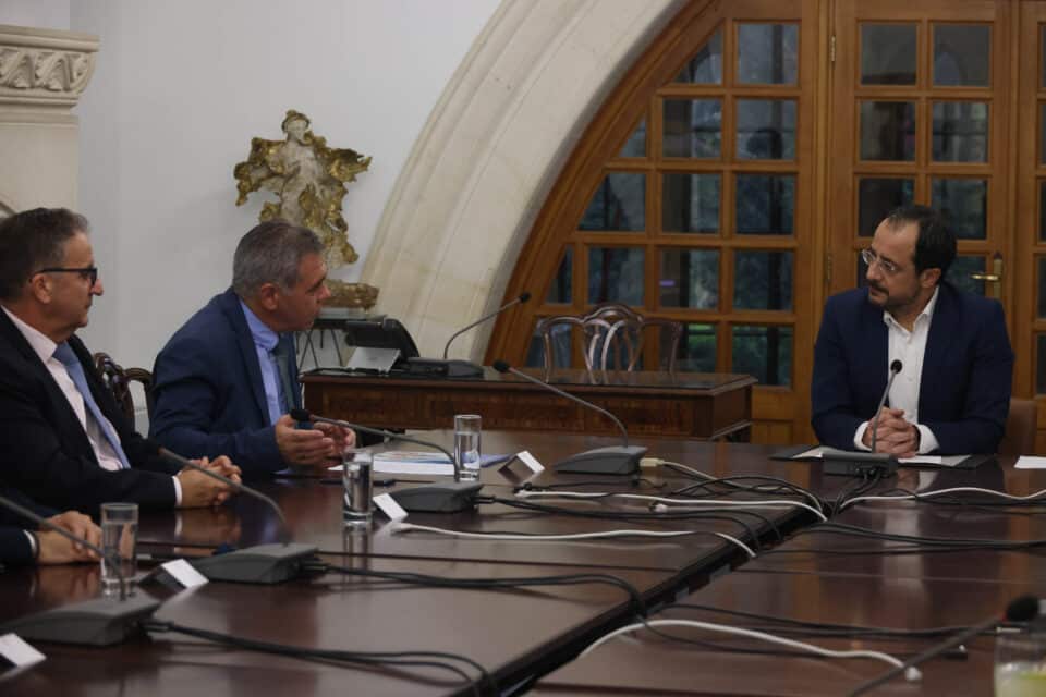 Sek-meeting-960x640.jpg