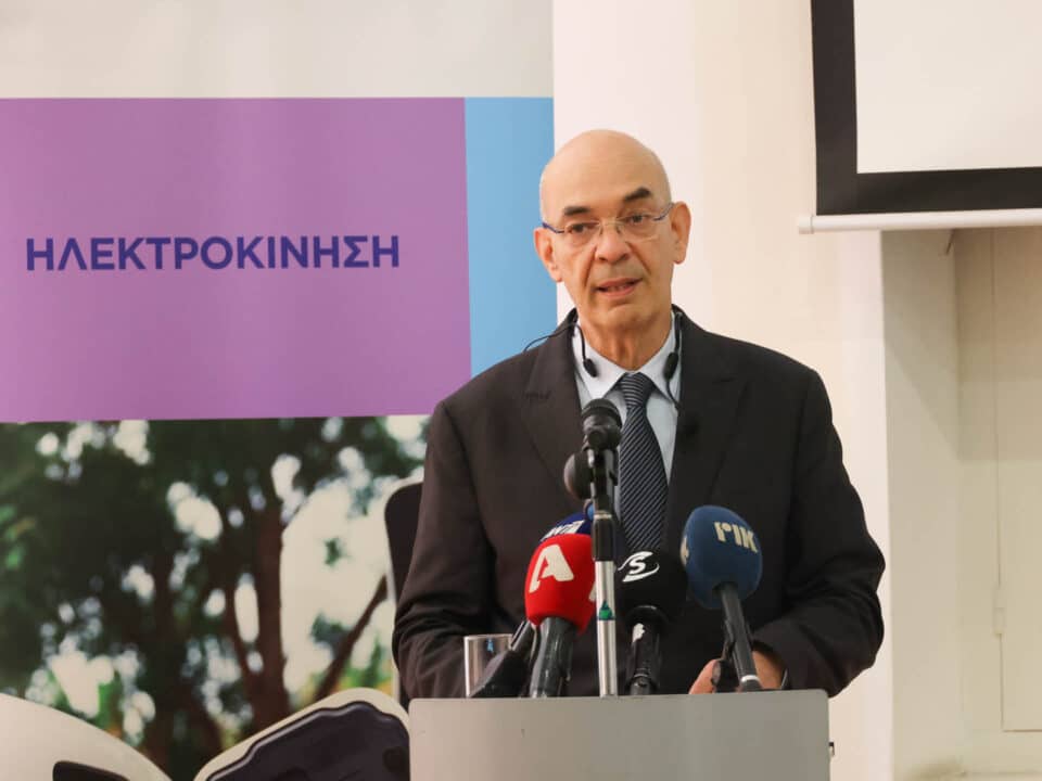 Transport-Minister-Vafeades-electric-cars-960x720.jpg