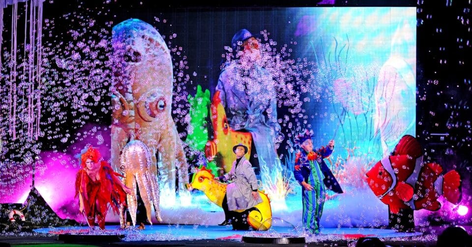 Underwater-Bubble-Show_1-960x503.jpg
