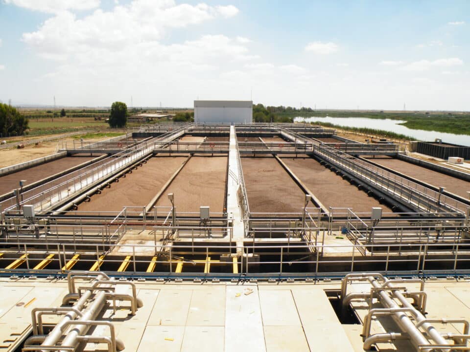 wastewater-treatment-plant-960x720.jpg