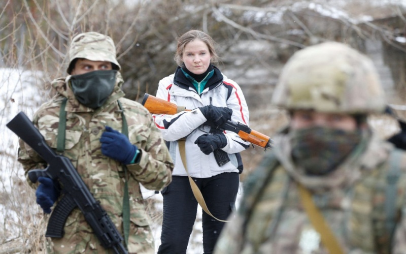 2022-01-29T152903Z_1561359184_RC209S9R1OHF_RTRMADP_5_UKRAINE-CRISIS-DEFENCE-1024x683-1.jpg