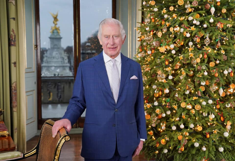 2023-12-23T223035Z_2144539189_RC2DS4AO1H2G_RTRMADP_3_CHRISTMAS-SEASON-BRITAIN-KING-960x656.jpg