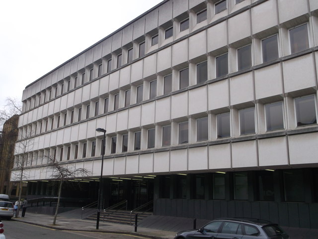 3374209_e476106a.jpg