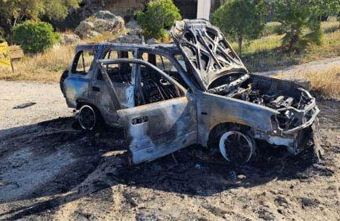Burnt-out-police-car.jpg