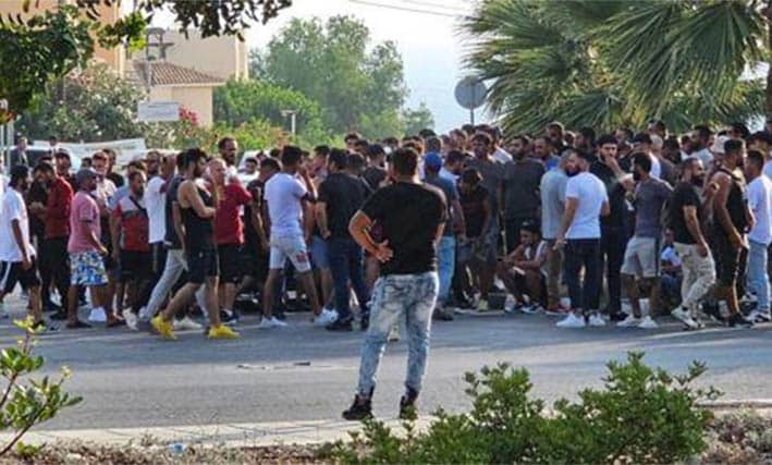 crowd-Syrians-paphos.jpg