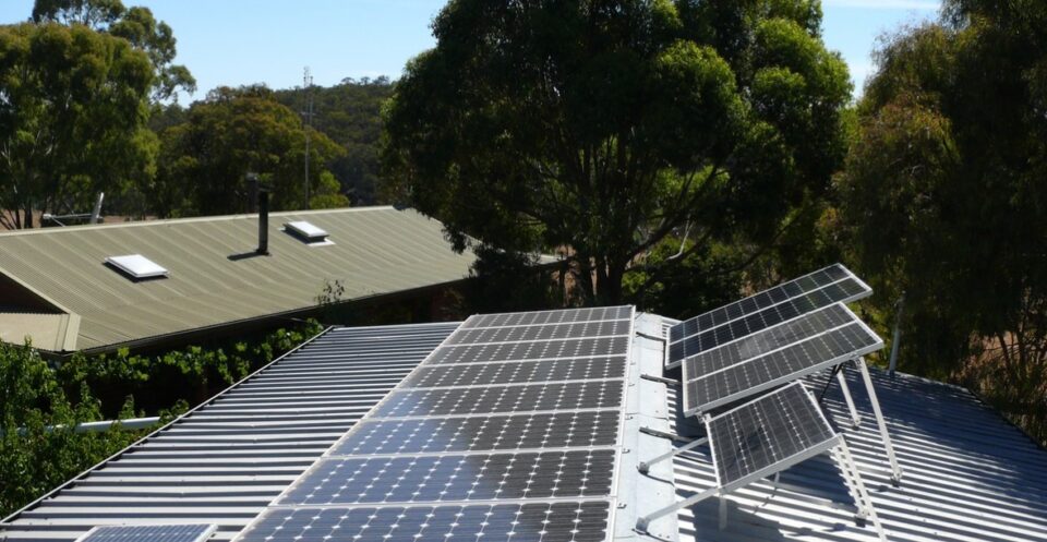 cyprus-business-now-solar-renewable-energy-RES-photovoltaics-green-960x497.jpg