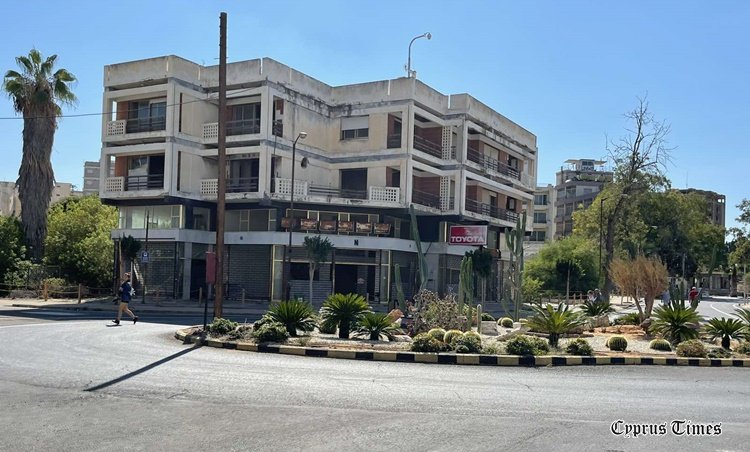 dimos-ammoxwstou-sto-barwsi.jpg