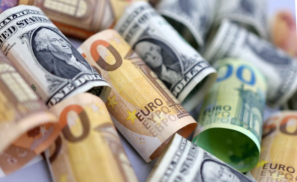 dollars-dollar-currency-startups.jpg