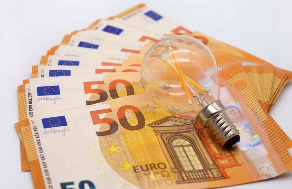 feature-theo-Its-not-official-EAC-policy-but-many-people-are-having-to-pay-their-electricity-b...jpg