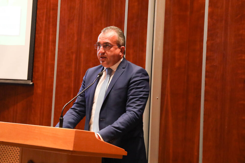 health-minister-Michalis-Hadjipantelas-960x640.jpg