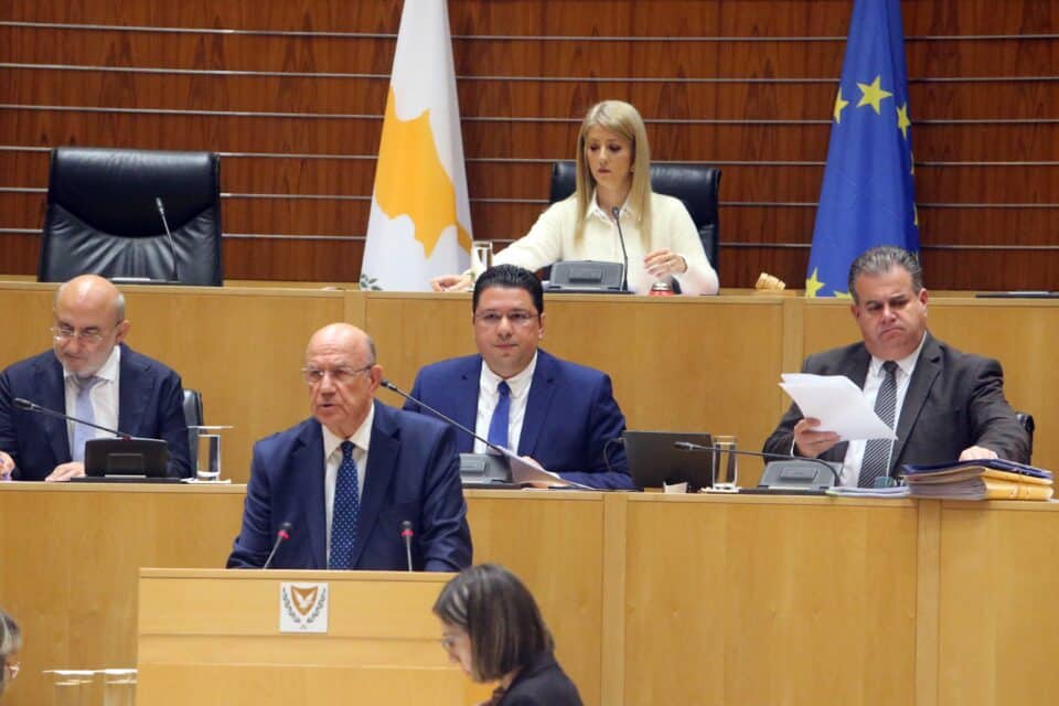 Keravnos-state-budget-960x640.jpg