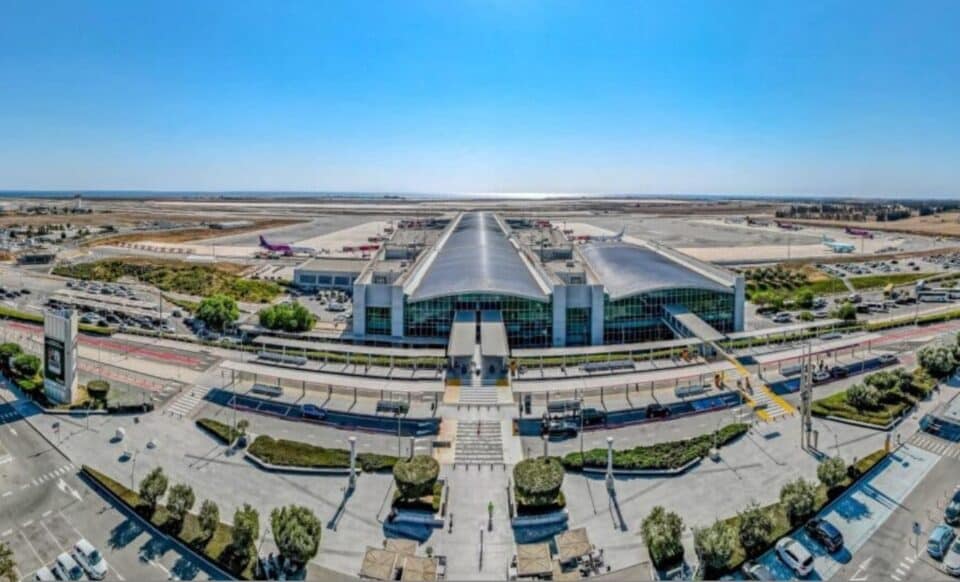 Larnaca-airport-hermes-cyprus-business-now-tourism-arrivals-tourist-960x582.jpg