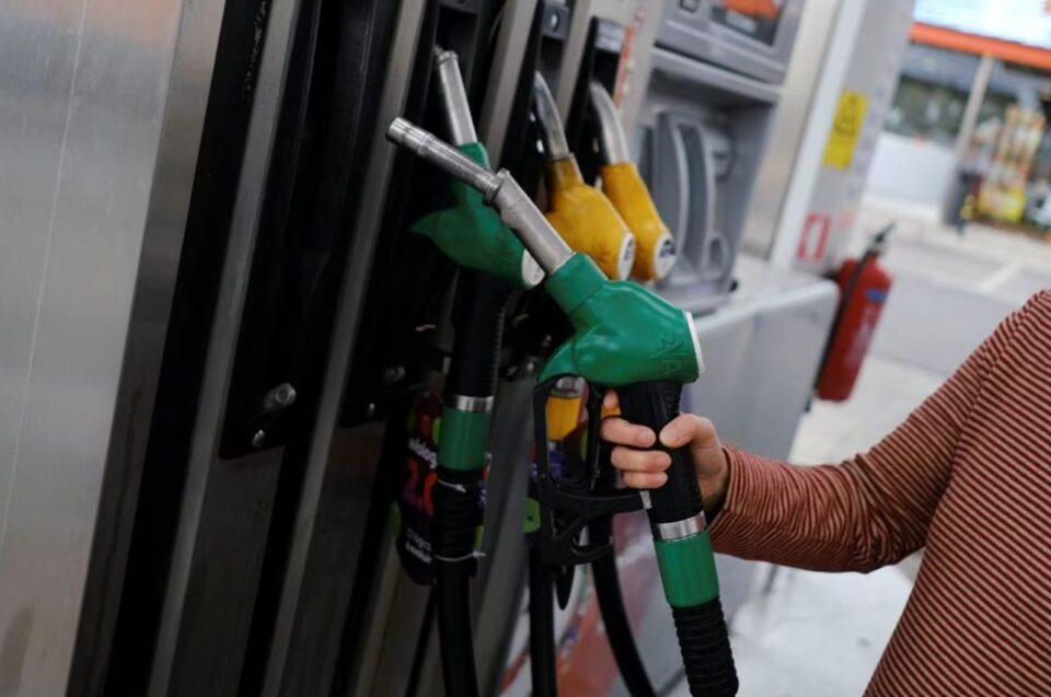 oil-petrol-gas-station-960x637.jpg