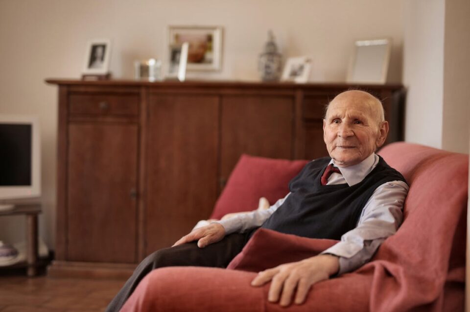 old-man-at-home-960x637.jpeg