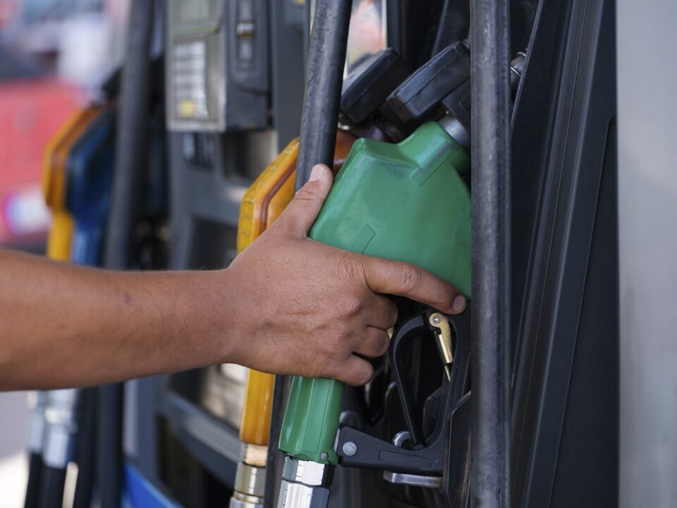 petrol-1-960x720.jpg