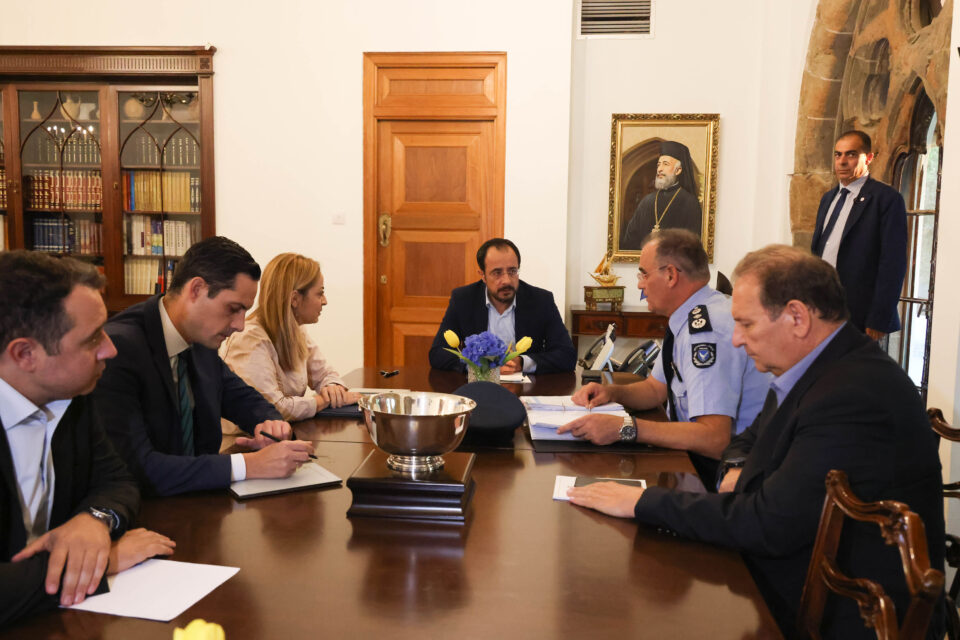 police-meeting-960x640.jpg