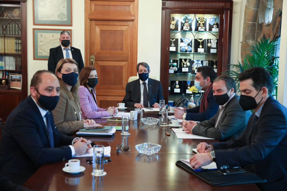 president-eac-meeting-960x640.jpg