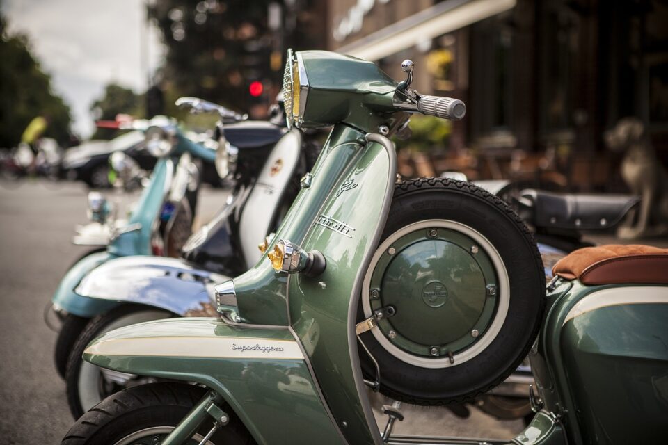 scooter-g689885e5d_1280-960x640.jpg