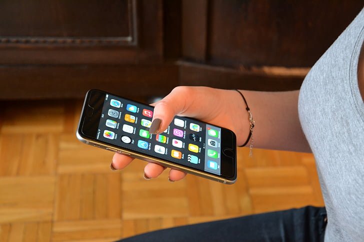 smartphone-russia.jpg