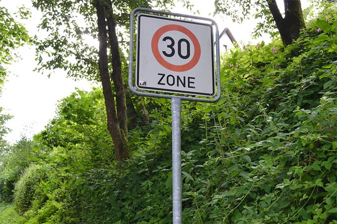 Speed-limit-30.jpg