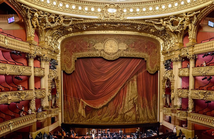 stage-1248769_1280.jpg