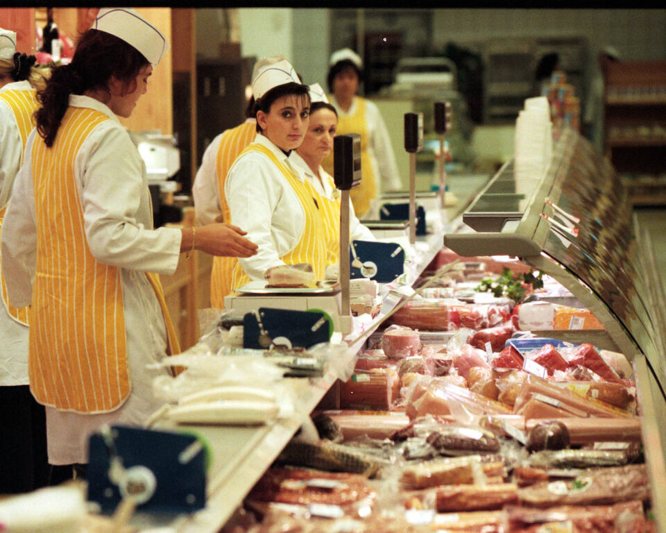 standing-workers-960x768.jpg