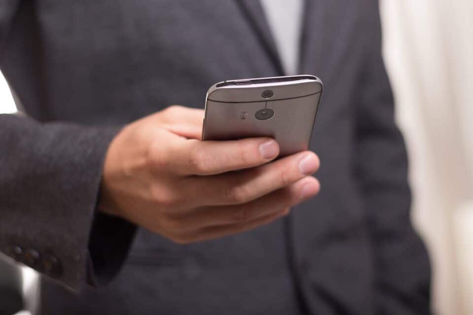 telephone-586266_1280-960x640.jpg