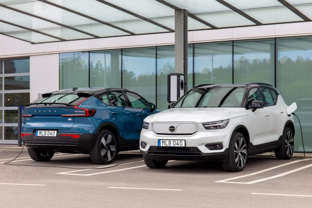 Volvo-C40-and-XC40-Recharge.jpg