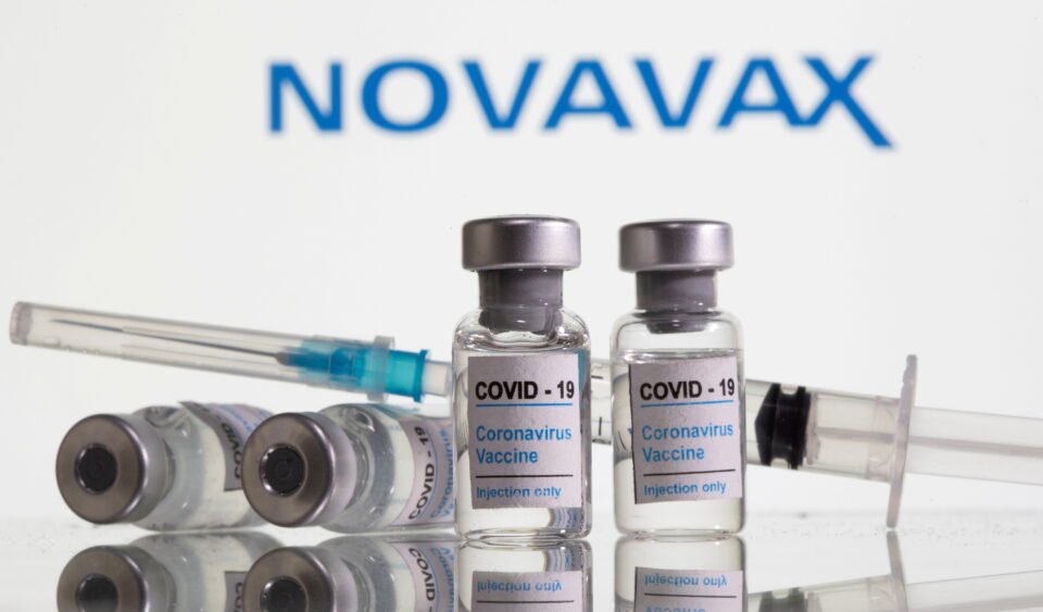 2021-08-05T200159Z_129750779_RC28ZO9LPTTW_RTRMADP_3_HEALTH-CORONAVIRUS-NOVAVAX-960x563.jpg