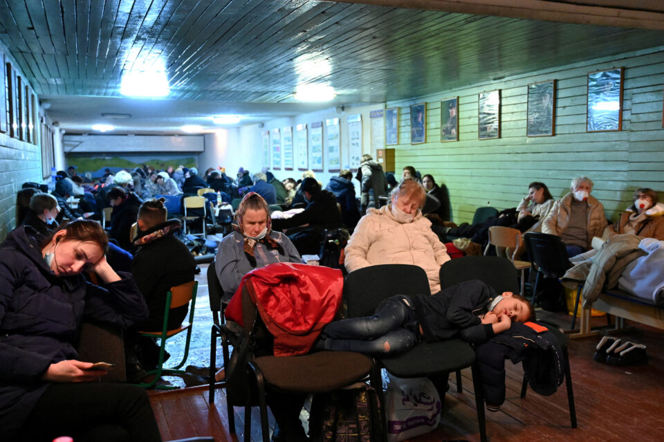 2022-02-25T080244Z_1940298623_RC2SQS9BFPX8_RTRMADP_3_UKRAINE-CRISIS-KYIV-ALERT-1-960x639.jpg