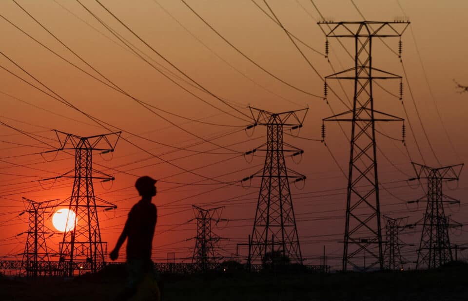 2023-05-11T141307Z_1104447397_RC2FQW9G5JOU_RTRMADP_3_SAFRICA-ESKOM-960x618.jpg