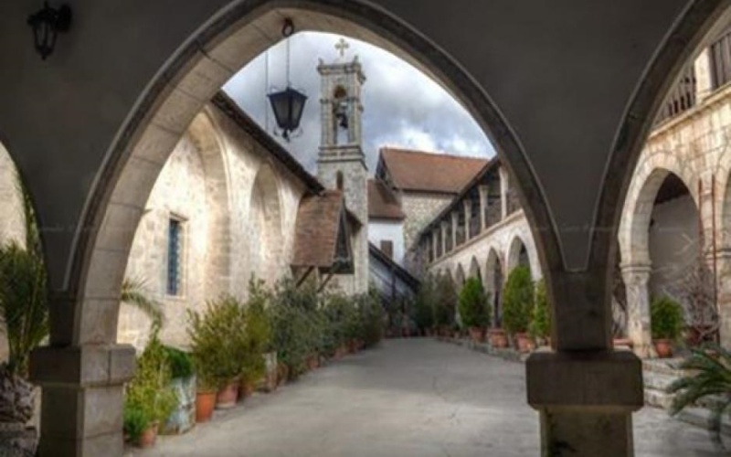 232-0.moni-xrysorroiatissas.jpg