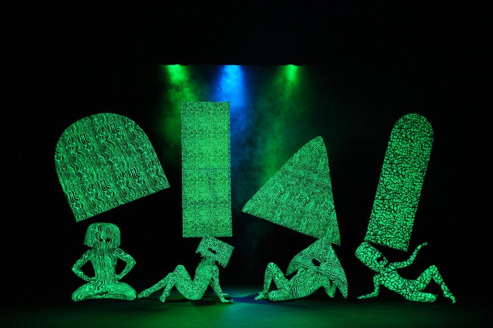 black-light-theatre-960x640.jpg